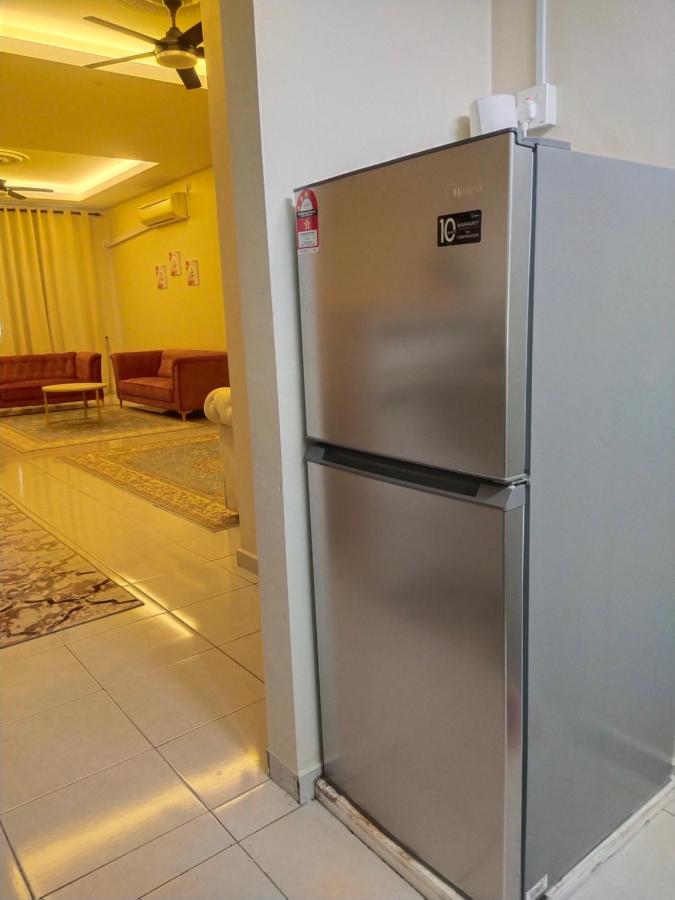 Axaida Homestay Parit Jawa Bakar Parit Extérieur photo